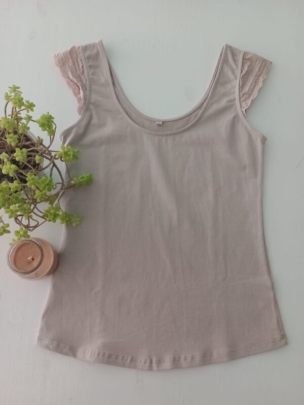 Remera musculosa de algodón con broderie (M)