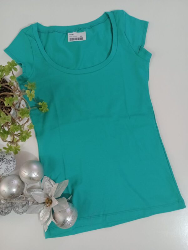 Remera dama talle 40 - Verde (96% algodón y 4% lycra)