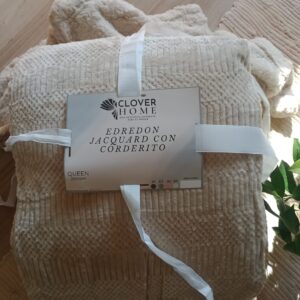 Edredón jacquard con corderito (2 1/2 plazas - Queen size) | CLOVER HOME